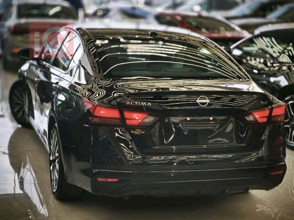 نیسان ئەلتیما